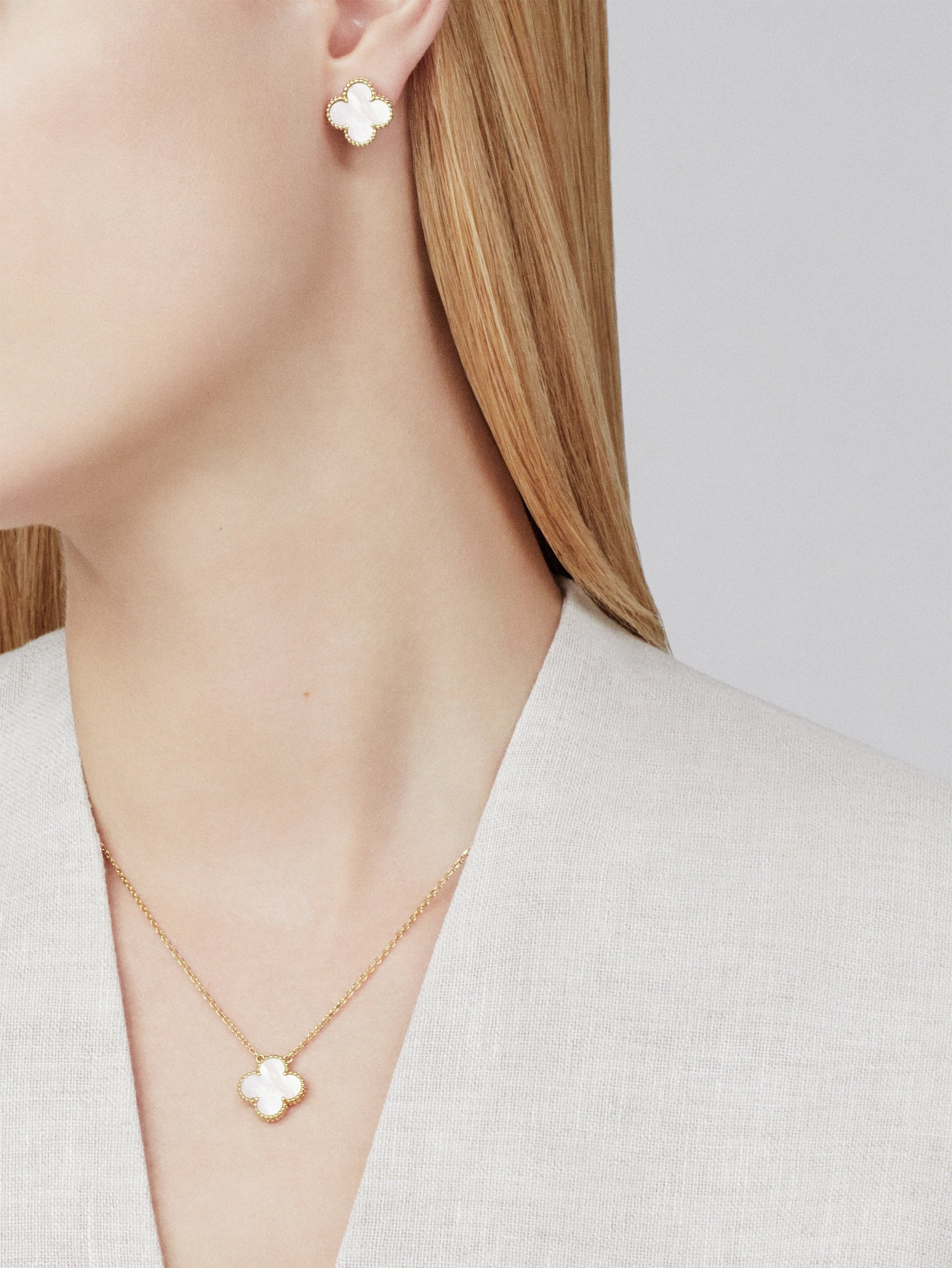 18K Celestial Vintage Alhambra Pendant Clover Necklace
