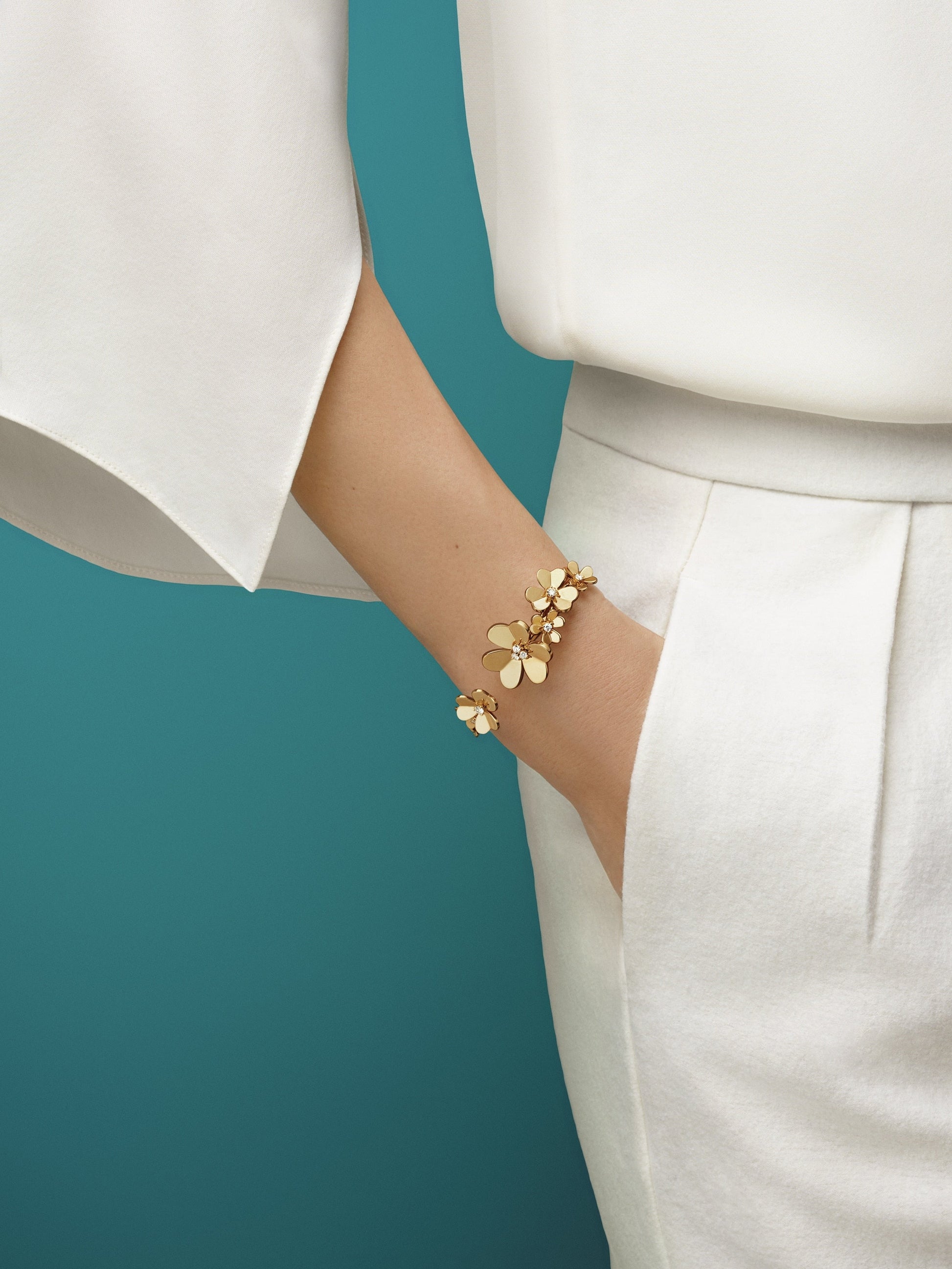 18K Celestial Frivole Seven Flowers Bracelet