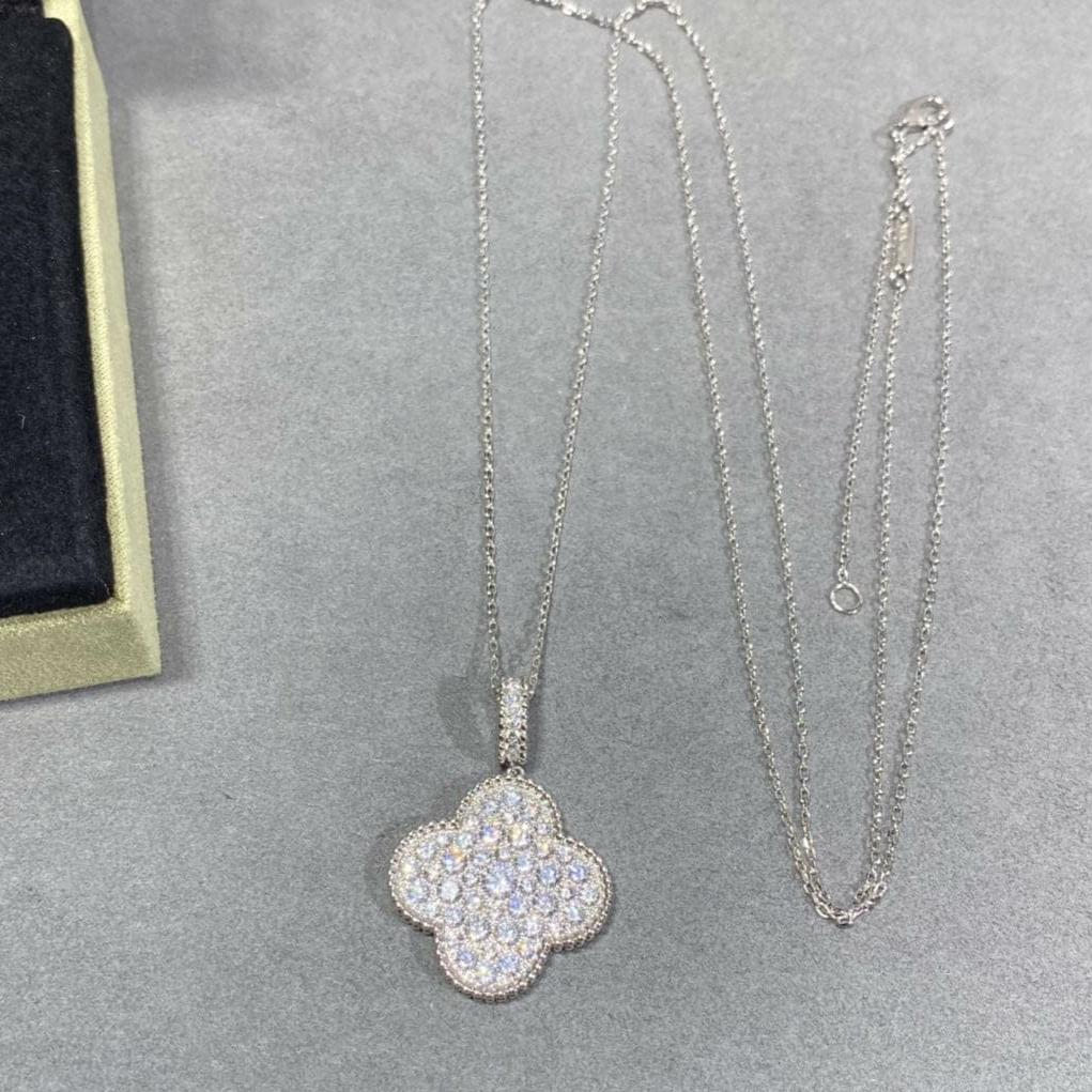 18K Celestial Magic Alhambra One Motifs Diamonds Clover Necklace