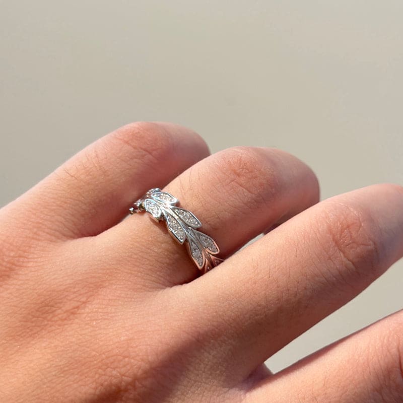 18K Celestial White Gold Victoria Vine Ring