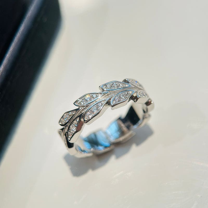 18K Celestial White Gold Victoria Vine Ring
