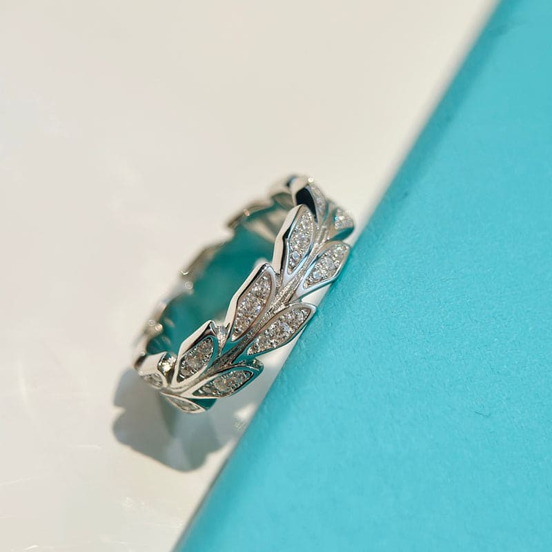 18K Celestial White Gold Victoria Vine Ring