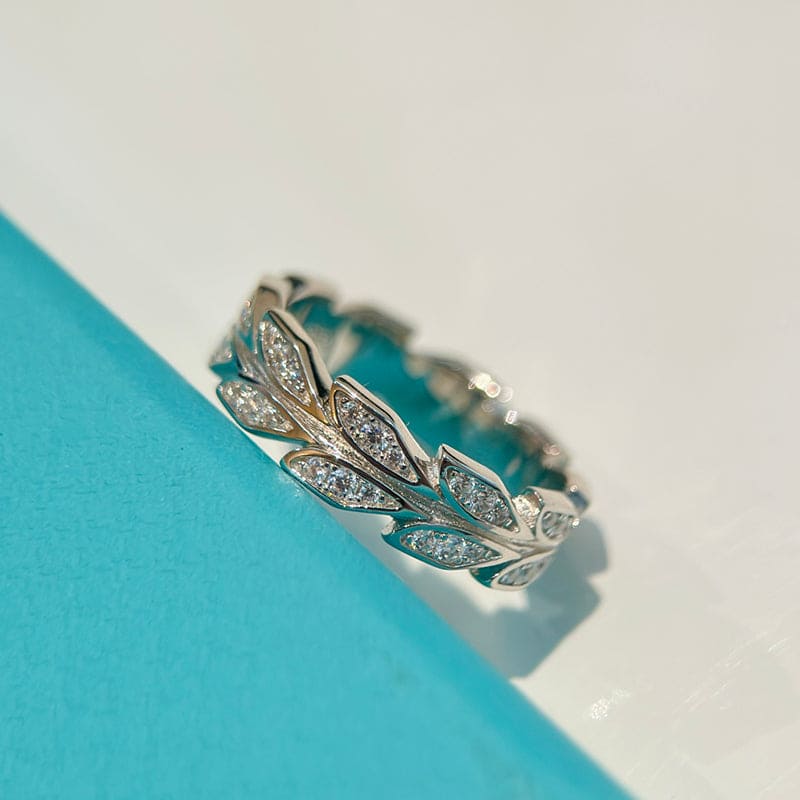 18K Celestial White Gold Victoria Vine Ring