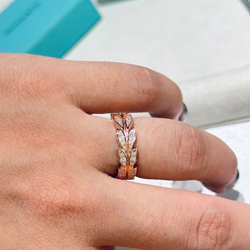18K Celestial T Victoria Vine Ring