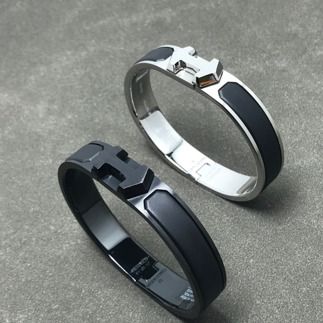 18K Celestial Super H Black Bracelet
