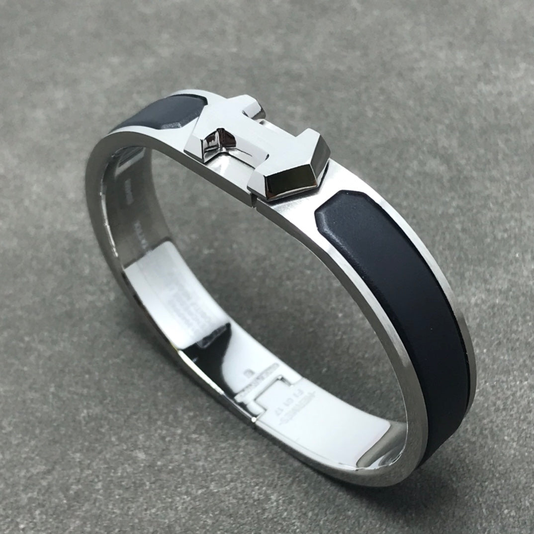 18K Celestial Super H Black Bracelet