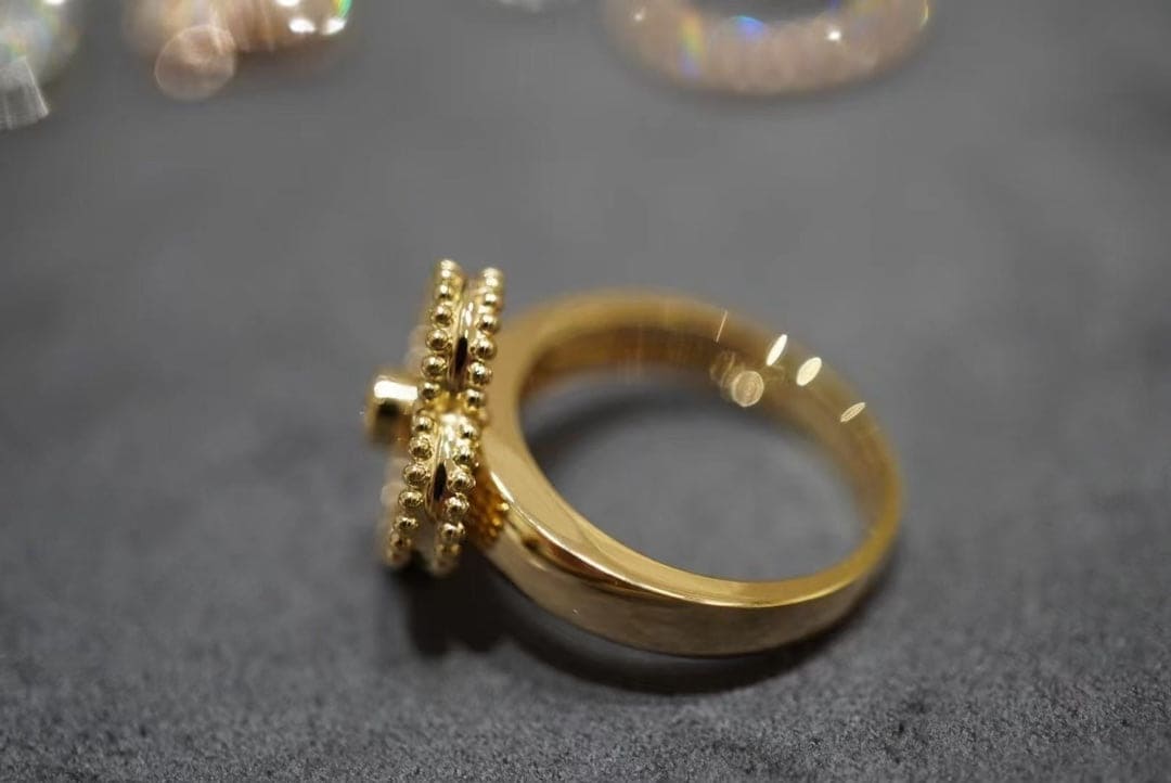 18K Celestial Vintage Alhambra Carnelian Ring