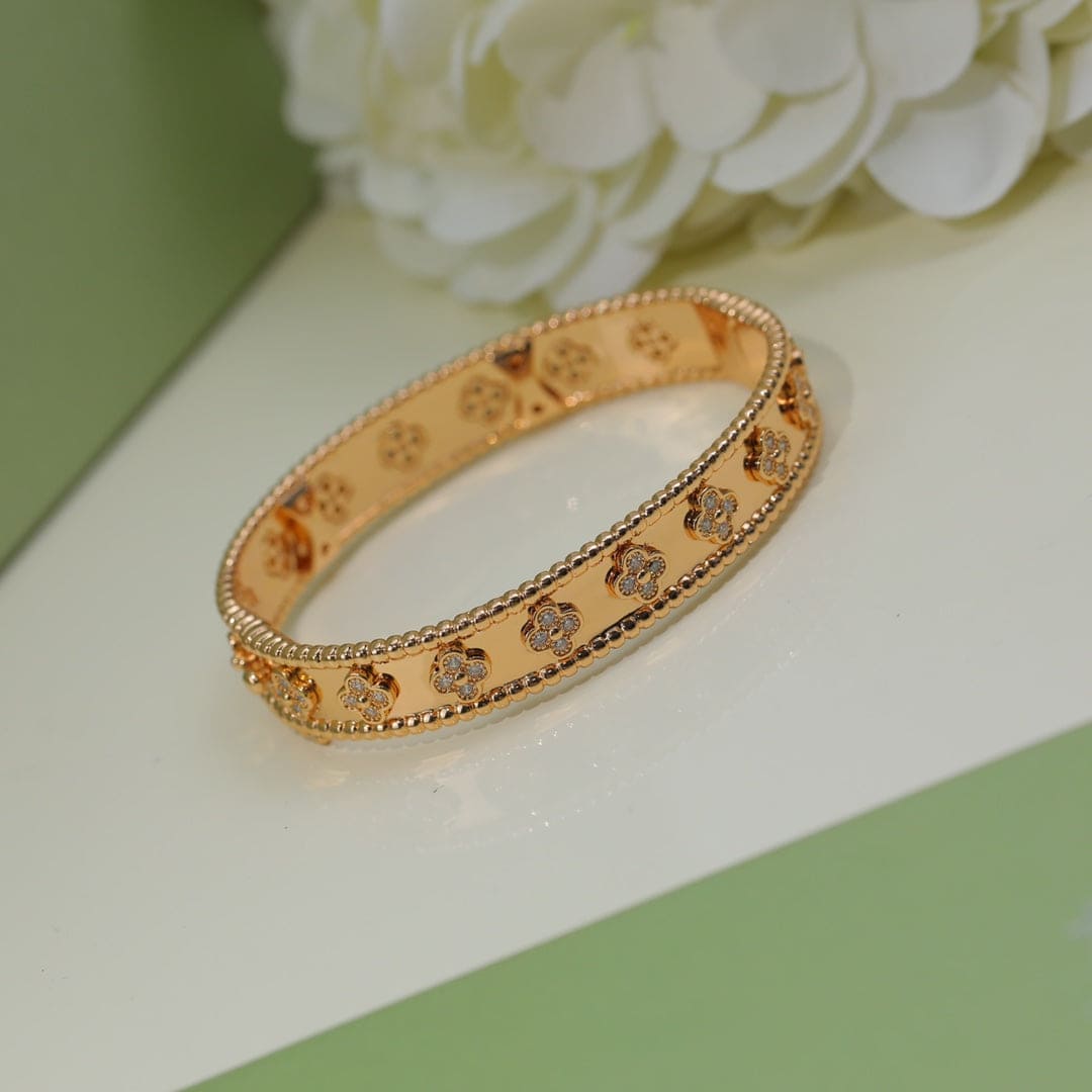 18K Celestial Perl̩e Clovers Bracelet