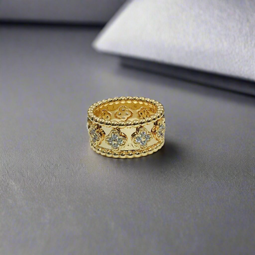 18K Celestial Perl̩e Clovers Ring