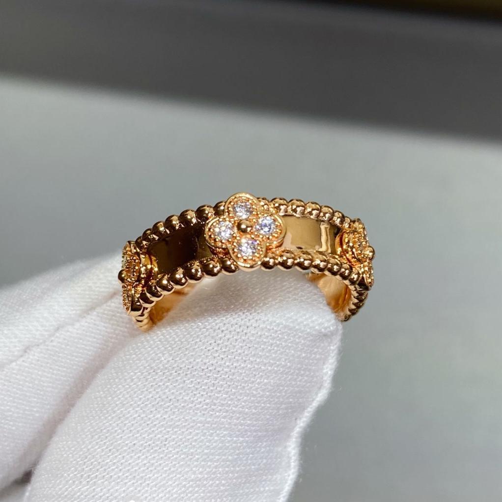 18K Celestial Perl̩e Clovers Ring