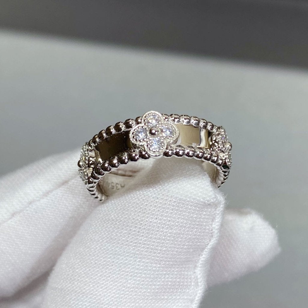 18K Celestial Perl̩e Clovers Ring