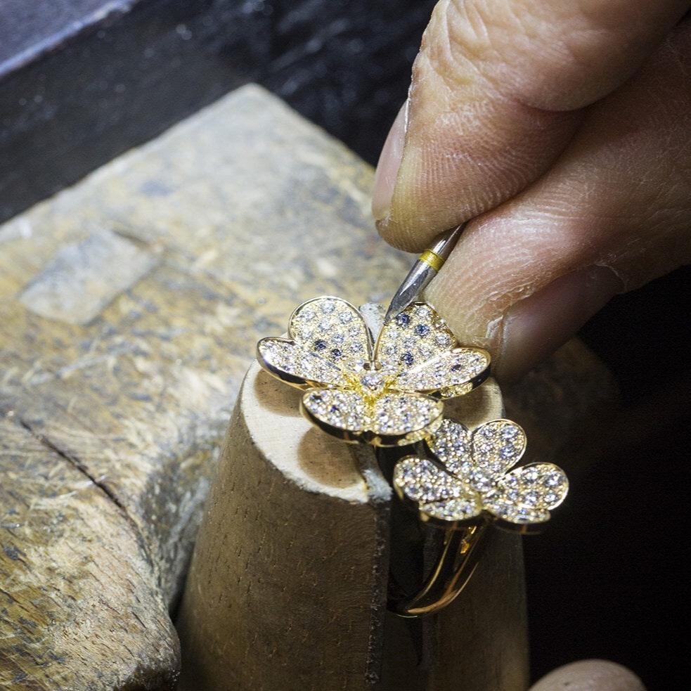 18K Celestial Frivole Between the Finger Ring