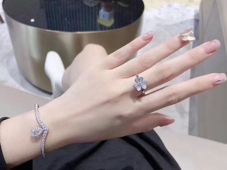 18K Celestial Frivole Ring