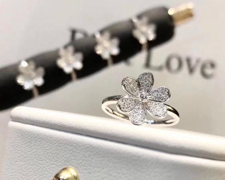 18K Celestial Frivole Ring