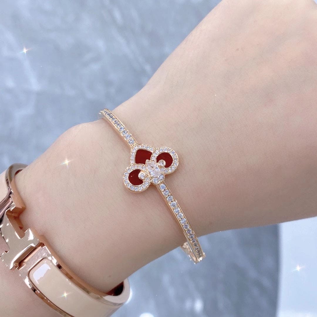 18K Celestial T Fleur De Lis Bracelet