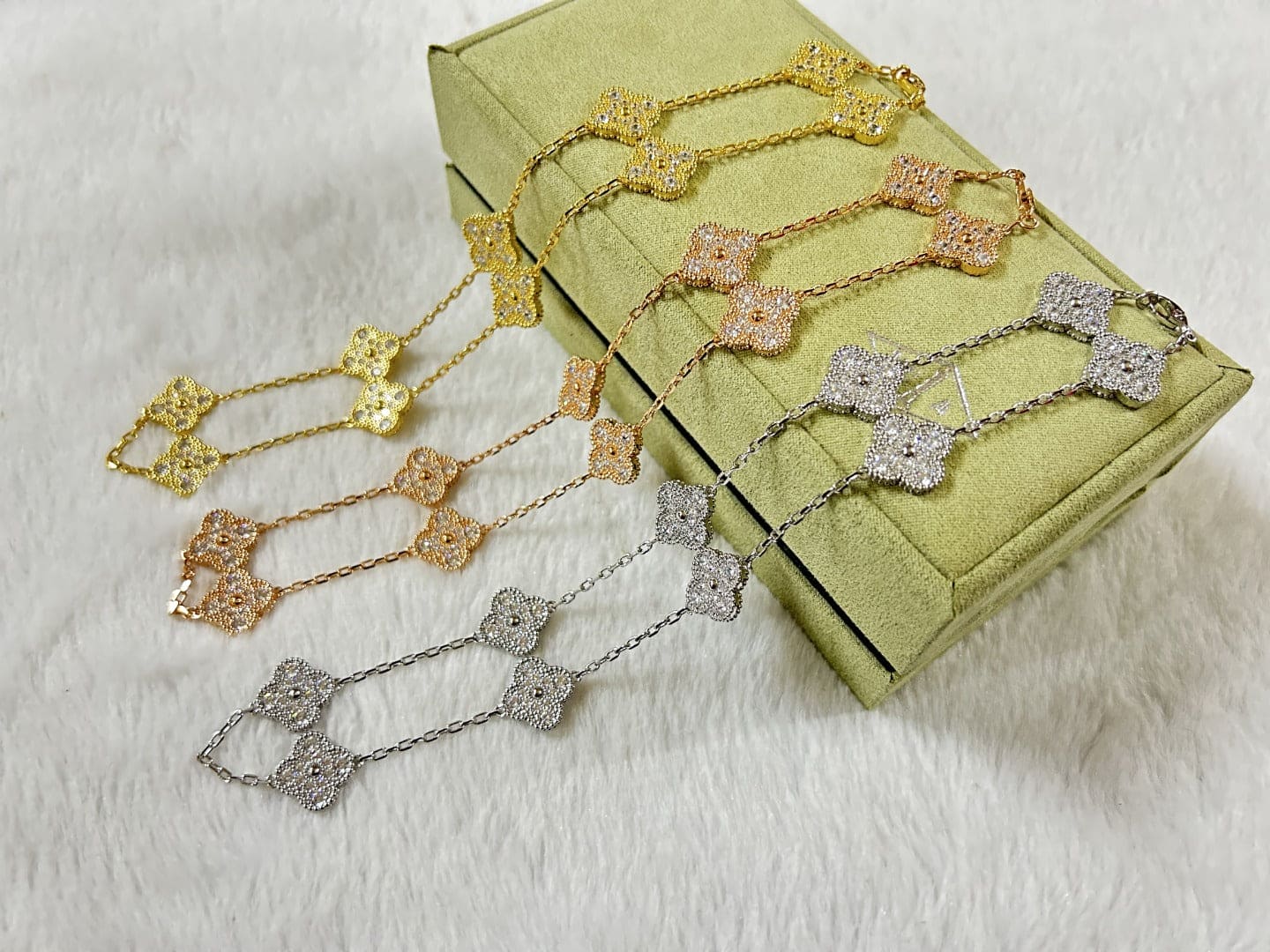 18K Celestial Vintage Alhambra Diamonds 10 Motifs Necklace