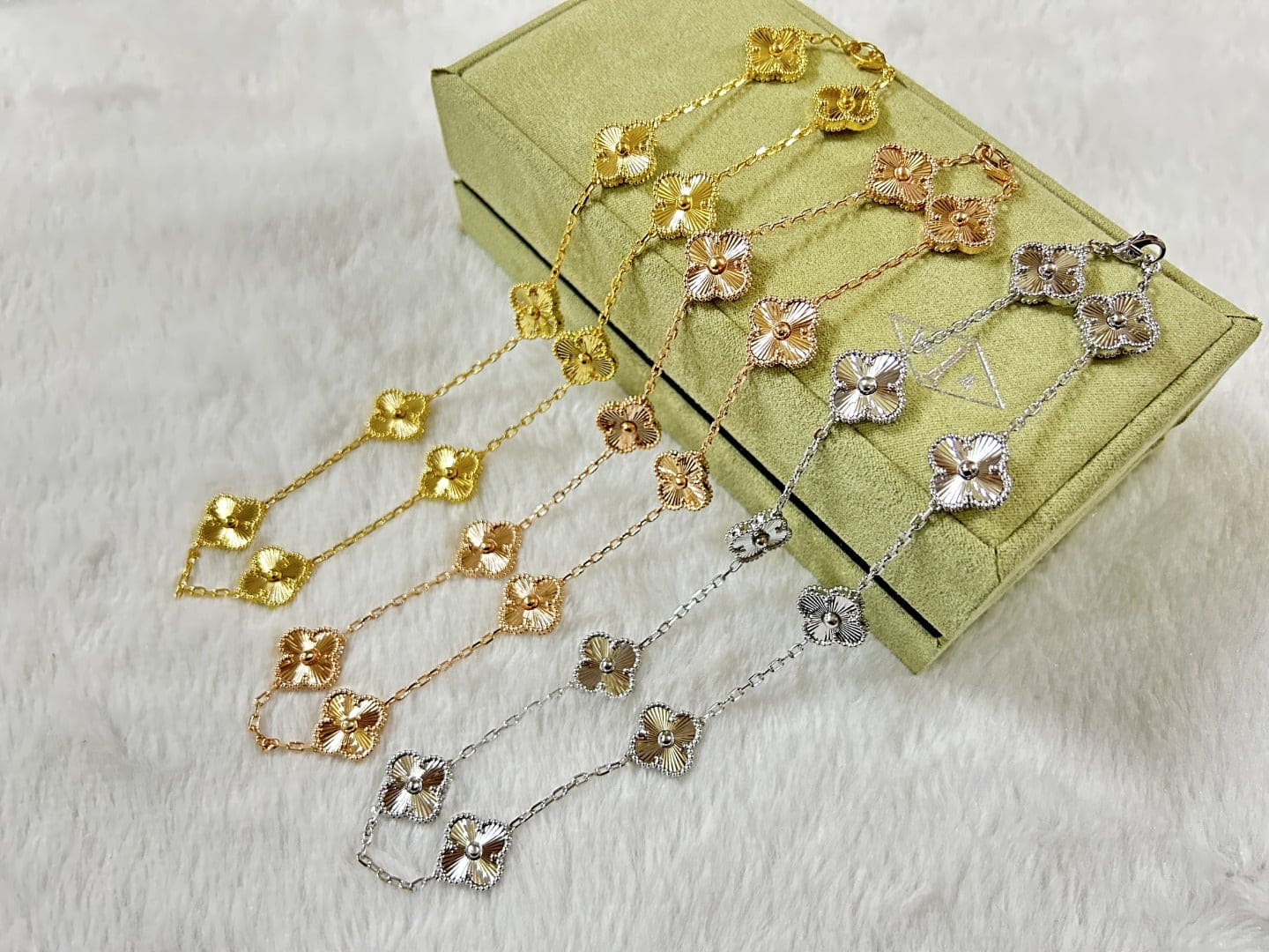 18K Celestial Vintage Alhambra 10 Motifs Necklace