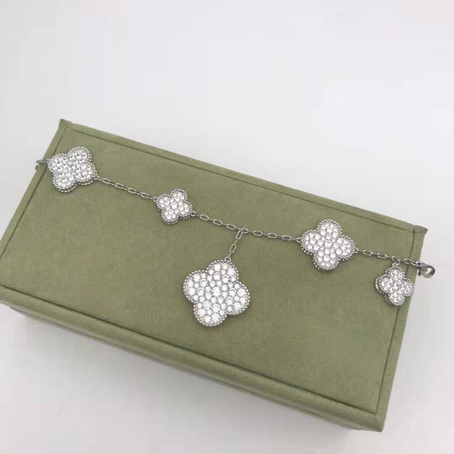 18K Celestial Magic Alhambra Five Motifs Diamonds Bracelet
