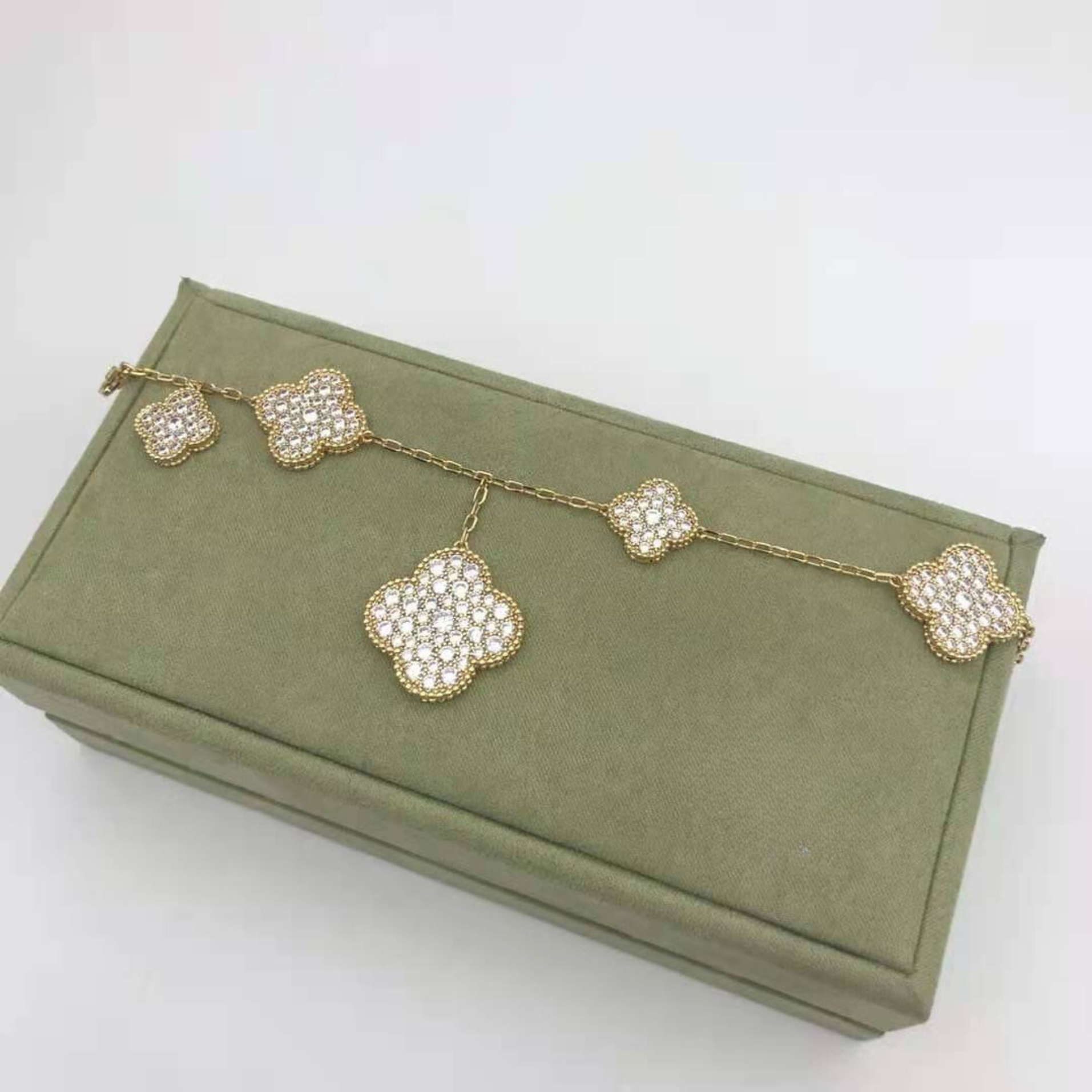 18K Celestial Magic Alhambra Five Motifs Diamonds Bracelet