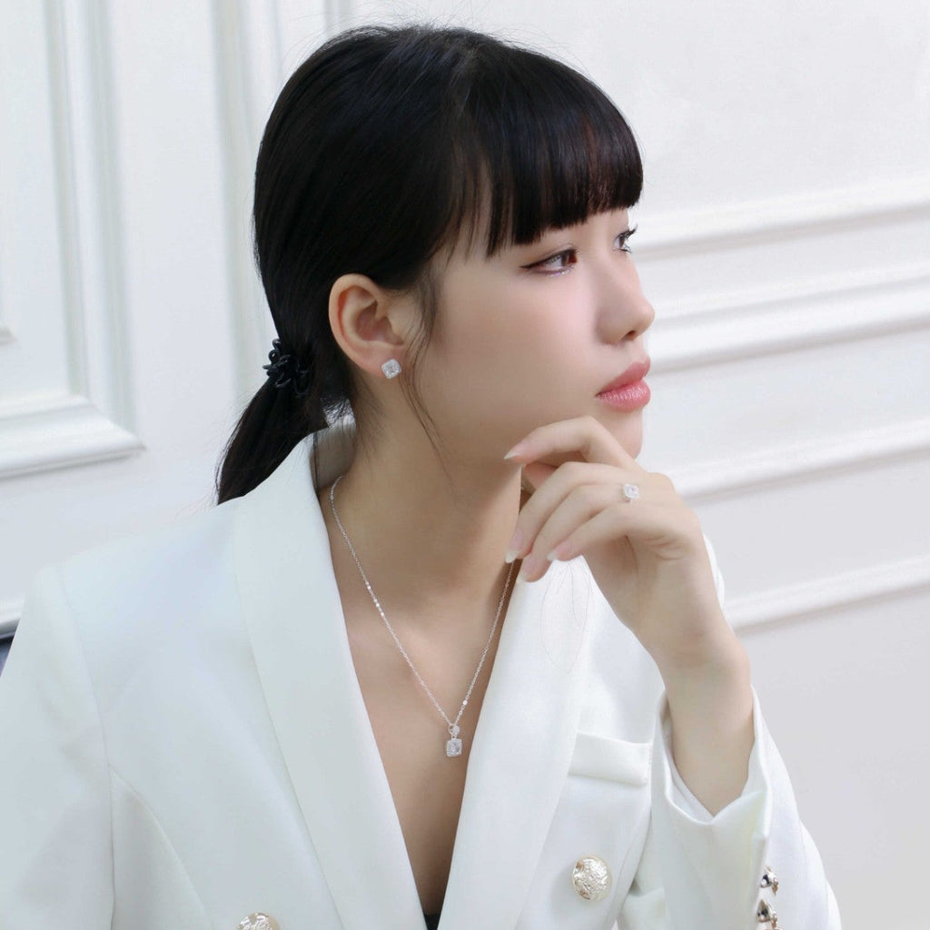 ELVORIA 5mm Square Moissanite Ring GRA ELVDA13 – Platinum Plated 925 Sterling Silver