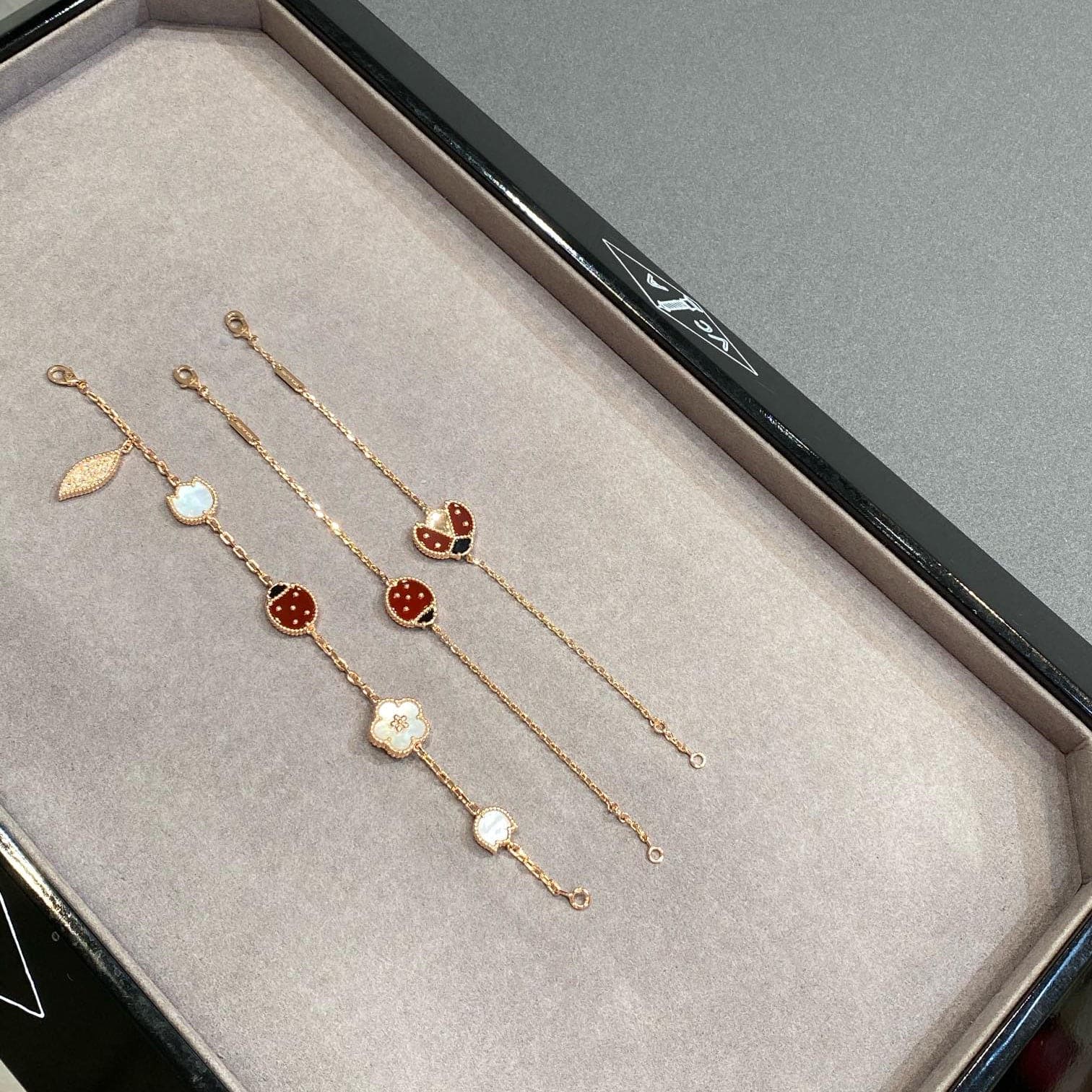 18K Celestial Lucky Spring Five Motifs Clover Bracelet