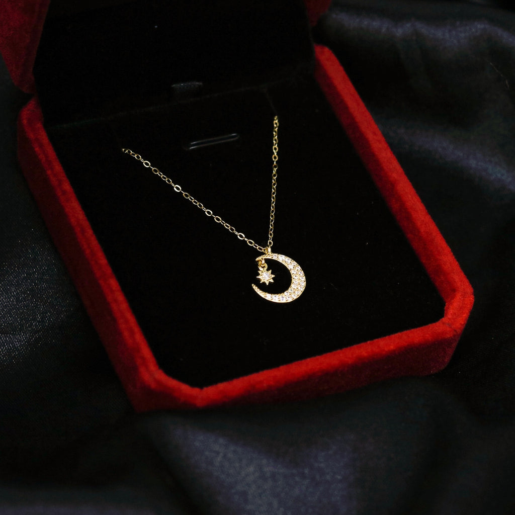 ELVORIA 18K Gold Plated Moon Necklace – 925 Sterling Silver