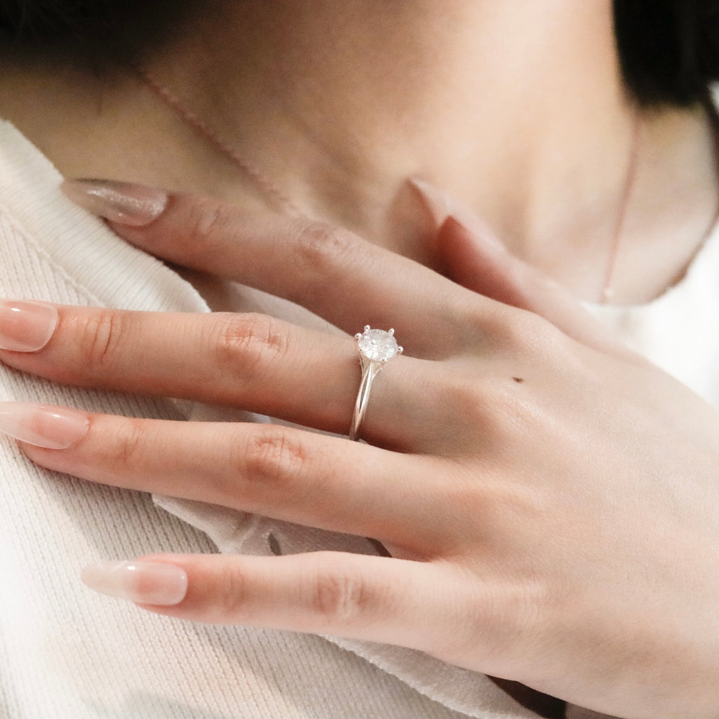 ELVORIA 7mm Moissanite Engagement Ring GRA – Platinum Plated 925 Sterling Silver