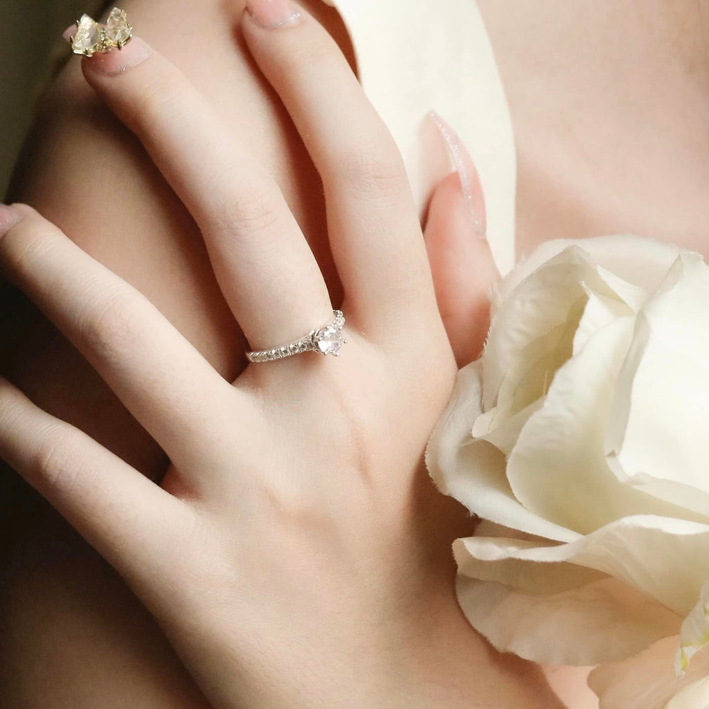 ELVORIA 5mm Moissanite Ring GRA ELVDA52 – Platinum Plated 925 Sterling Silver