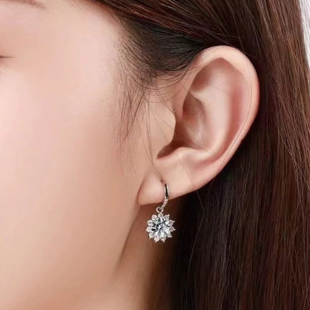 ELVORIA Sunflower Moissanite Earrings 5mm – Platinum Plated 925 Sterling Silver (GRA Certified)