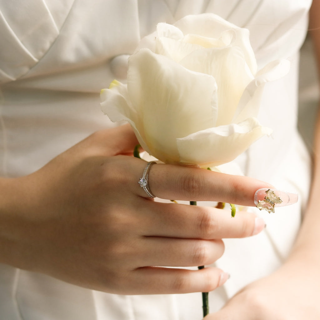 ELVORIA 4mm Moissanite Ring GRA ELVDA90 – Platinum Plated 925 Sterling Silver (Adjustable)