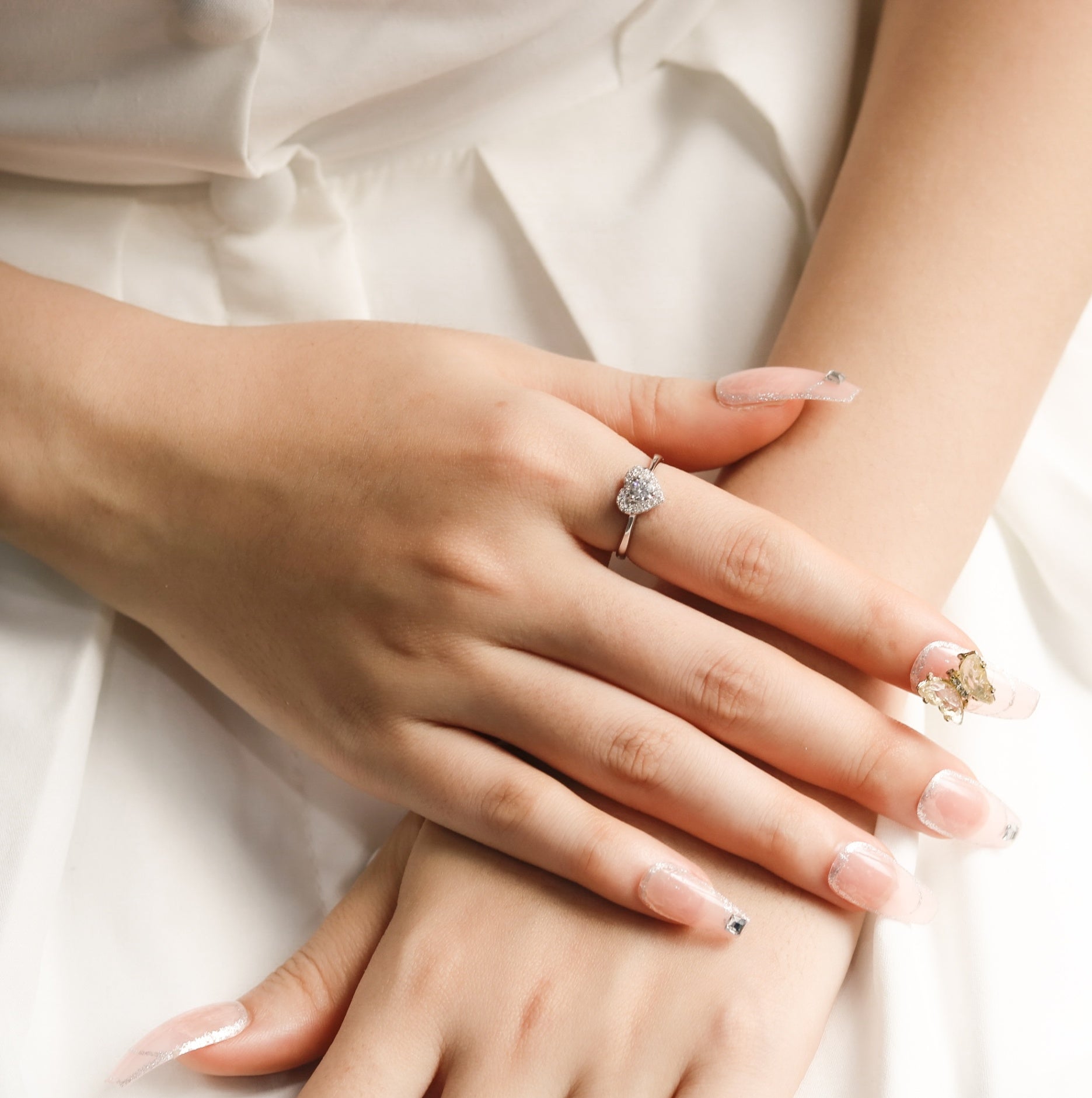 ELVORIA 4mm Moissanite Ring GRA ELVDA94 – Platinum Plated 925 Sterling Silver (Adjustable)