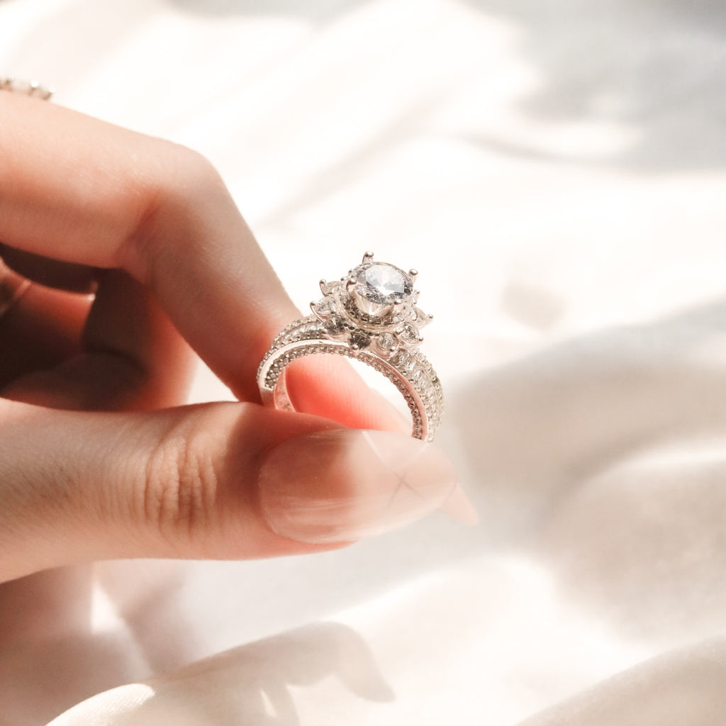 ELVORIA 6mm Moissanite Flower Ring GRA ELVDA07– Platinum Plated 925 Sterling Silver