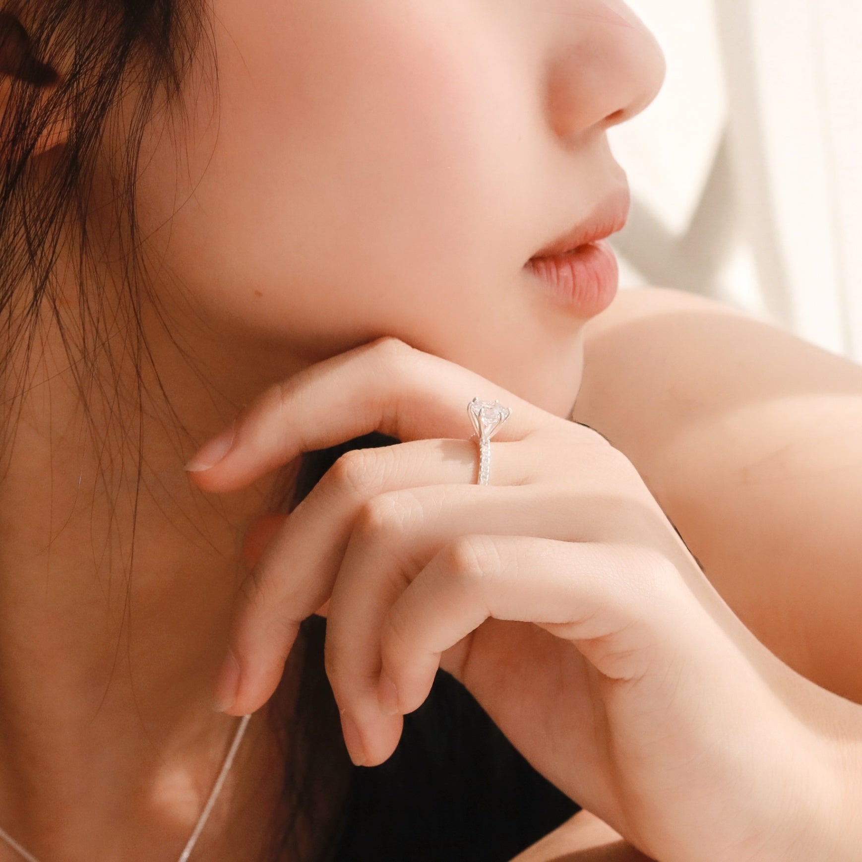 ELVORIA 7mm Moissanite Ring GRA – Platinum Plated 925 Sterling Silver