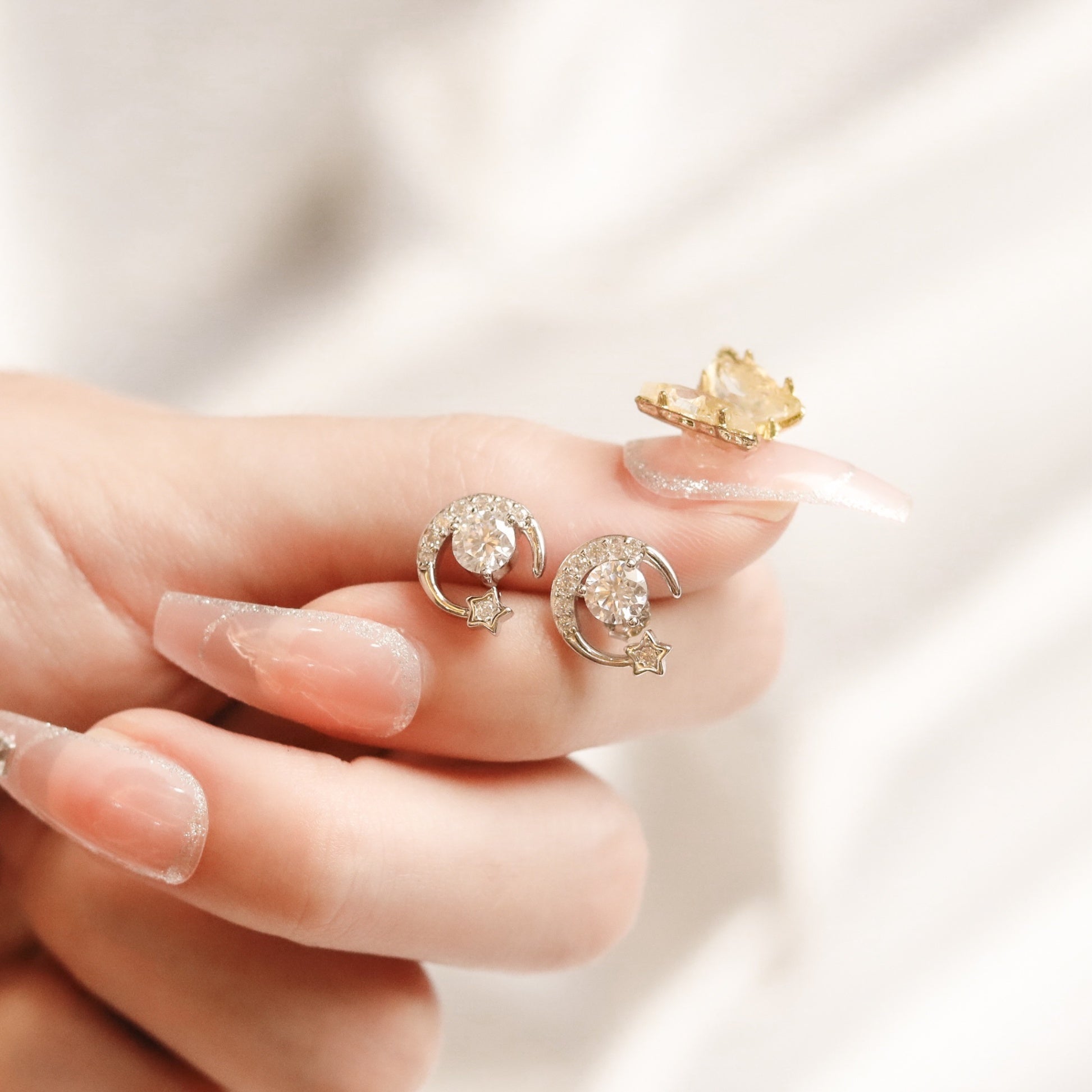 ELVORIA Moon & Star Moissanite Stud Earrings 5mm – Platinum Plated 925 Sterling Silver (GRA Certified)