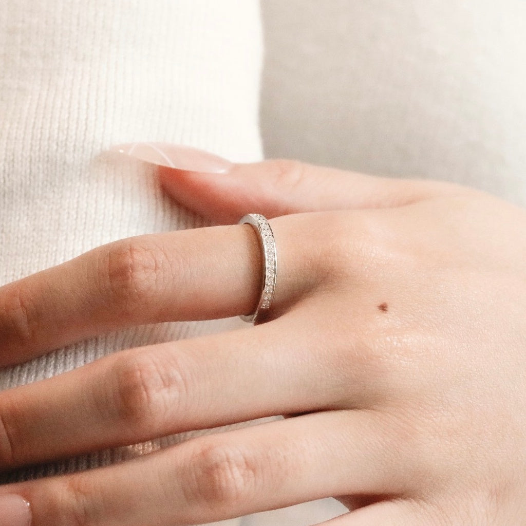 ELVORIA GRA Certified Moissanite Ring – Platinum Plated 925 Sterling Silver (Adjustable)