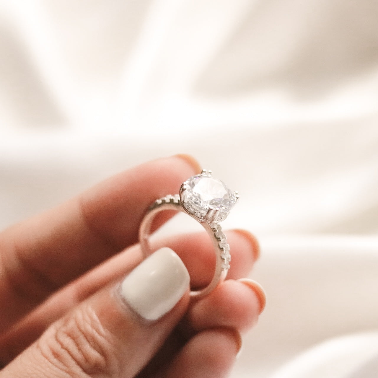 ELVORIA 9mm Moissanite Engagement Ring GRA ELVDA10 – Platinum Plated 925 Sterling Silver