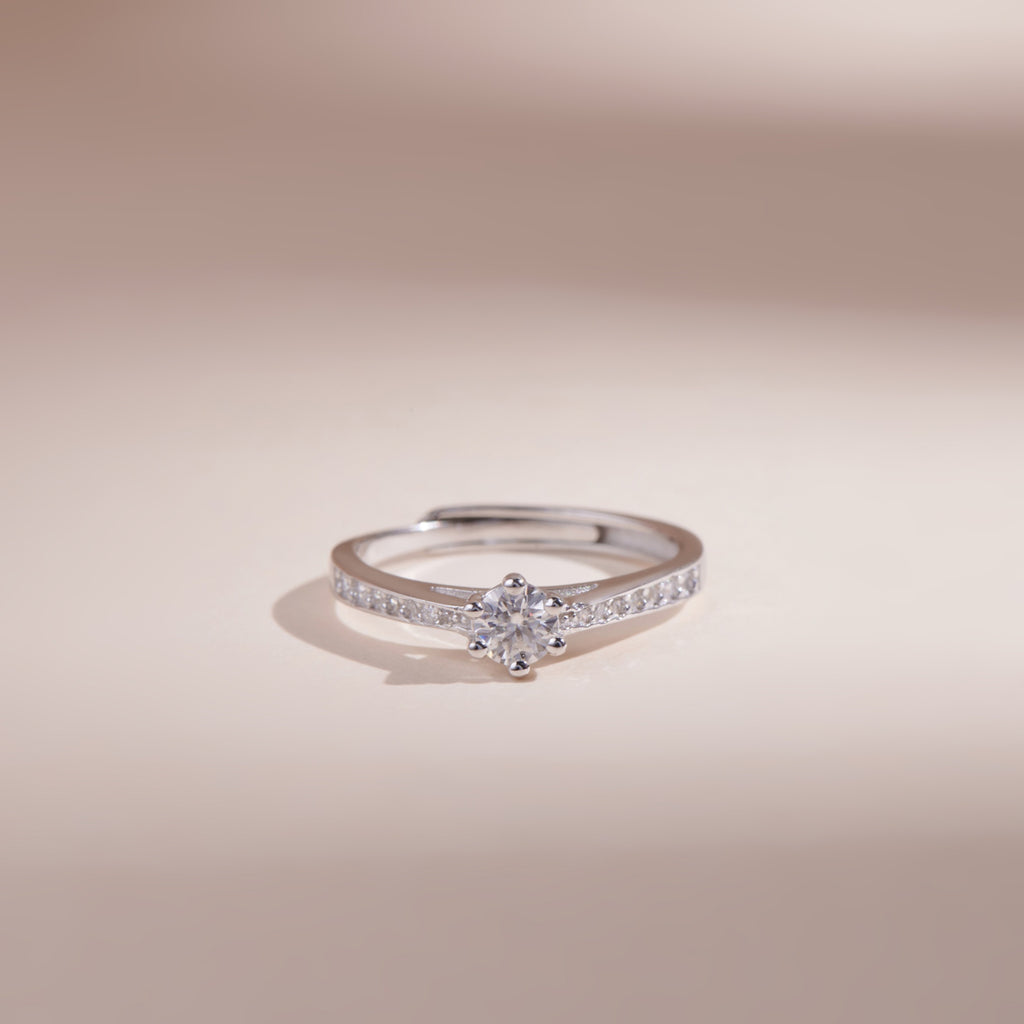 ELVORIA 4mm Moissanite Ring GRA ELVDA90 – Platinum Plated 925 Sterling Silver (Adjustable)