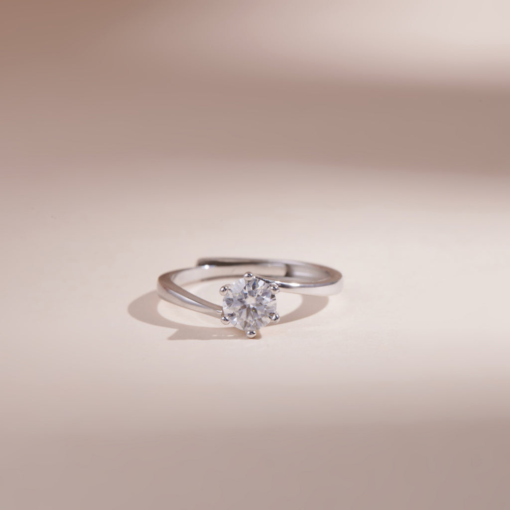 ELVORIA 5.5mm Moissanite Ring GRA ELVDA92 – Platinum Plated 925 Sterling Silver (Adjustable)