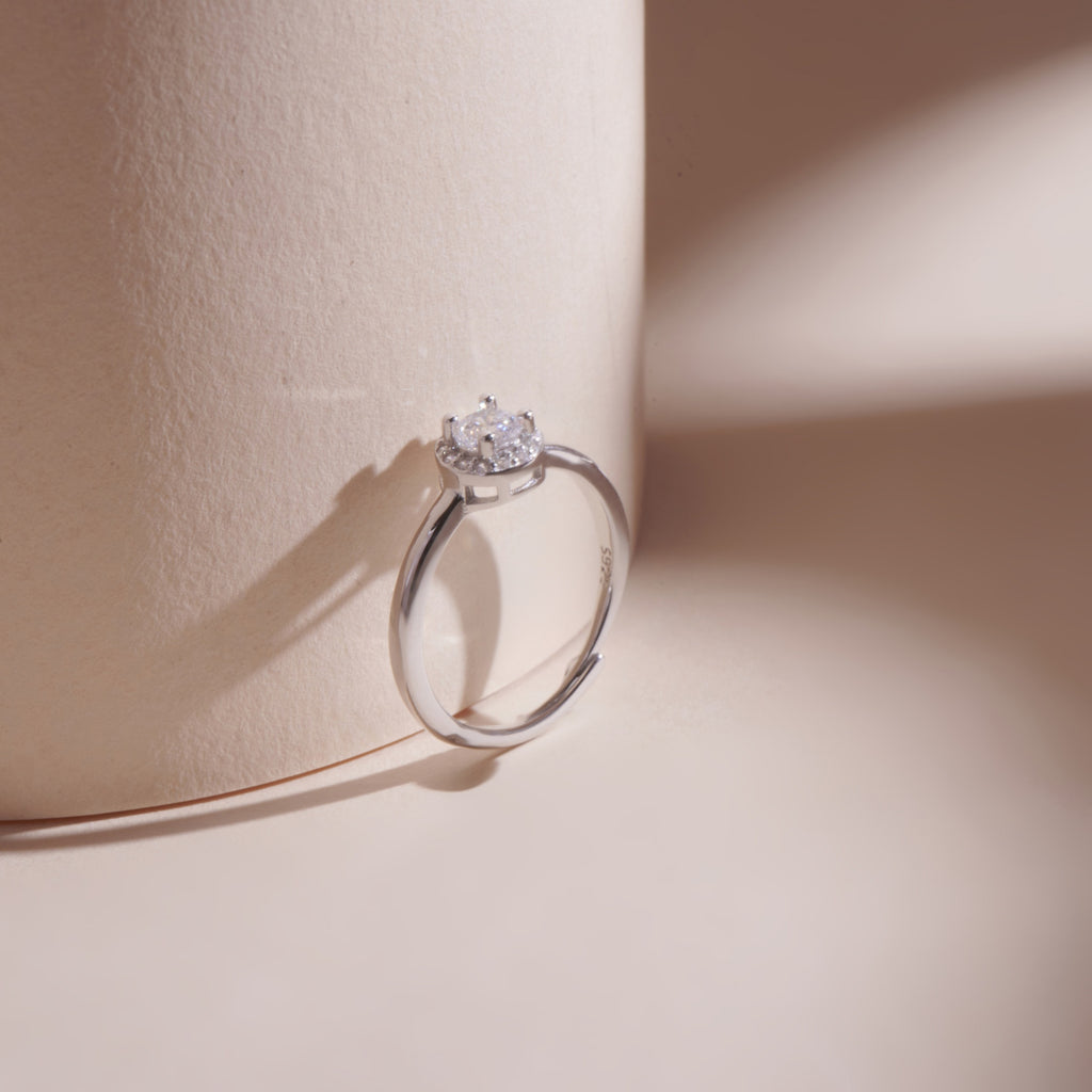 ELVORIA 5mm Moissanite Ring GRA ELVDA104 – Platinum Plated 925 Sterling Silver (Adjustable)