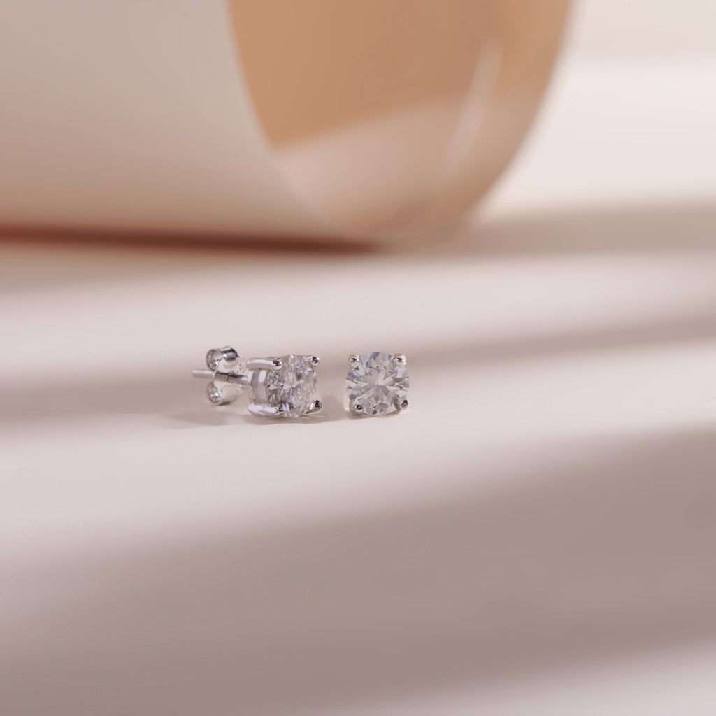 ELVORIA 5mm Moissanite Stud Earrings GRA – Platinum Plated 925 Sterling Silver