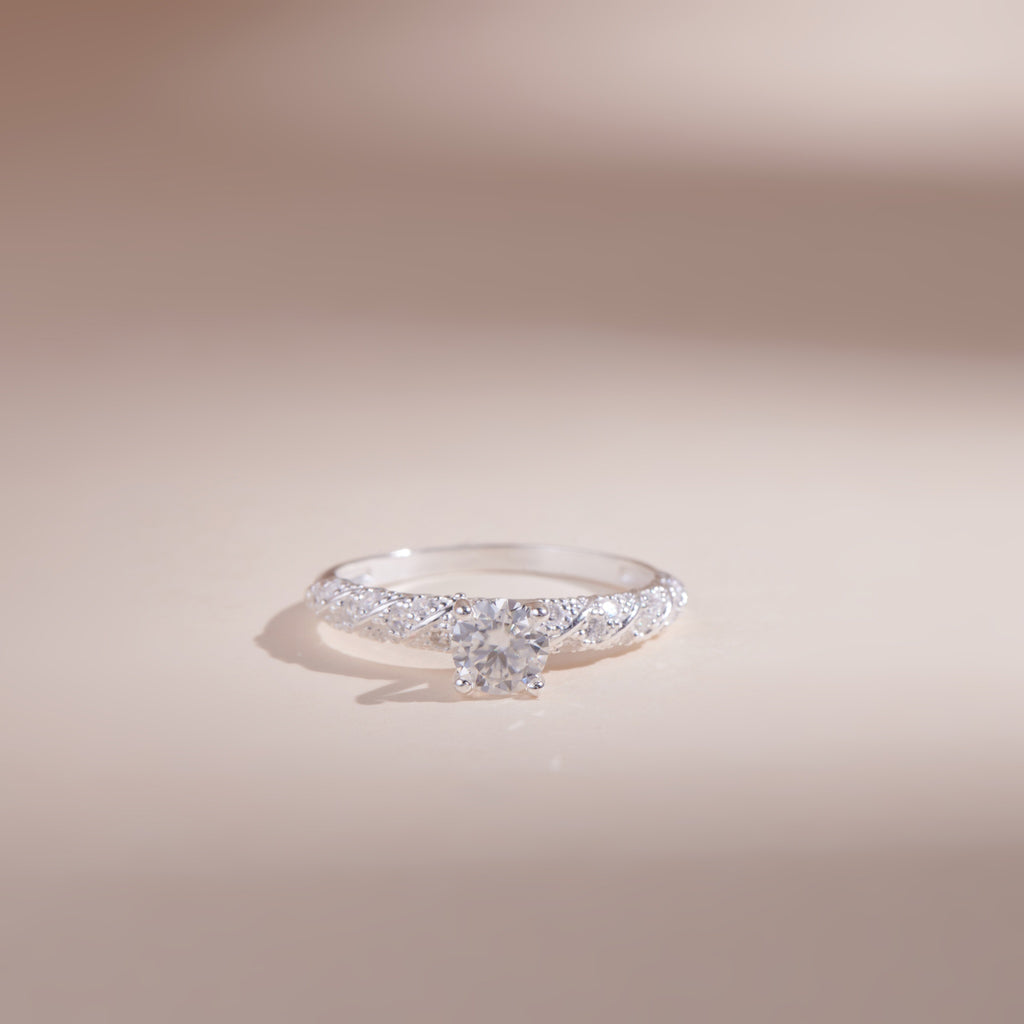 ELVORIA 5mm Moissanite Ring GRA ELVDA59 – Platinum Plated 925 Sterling Silver