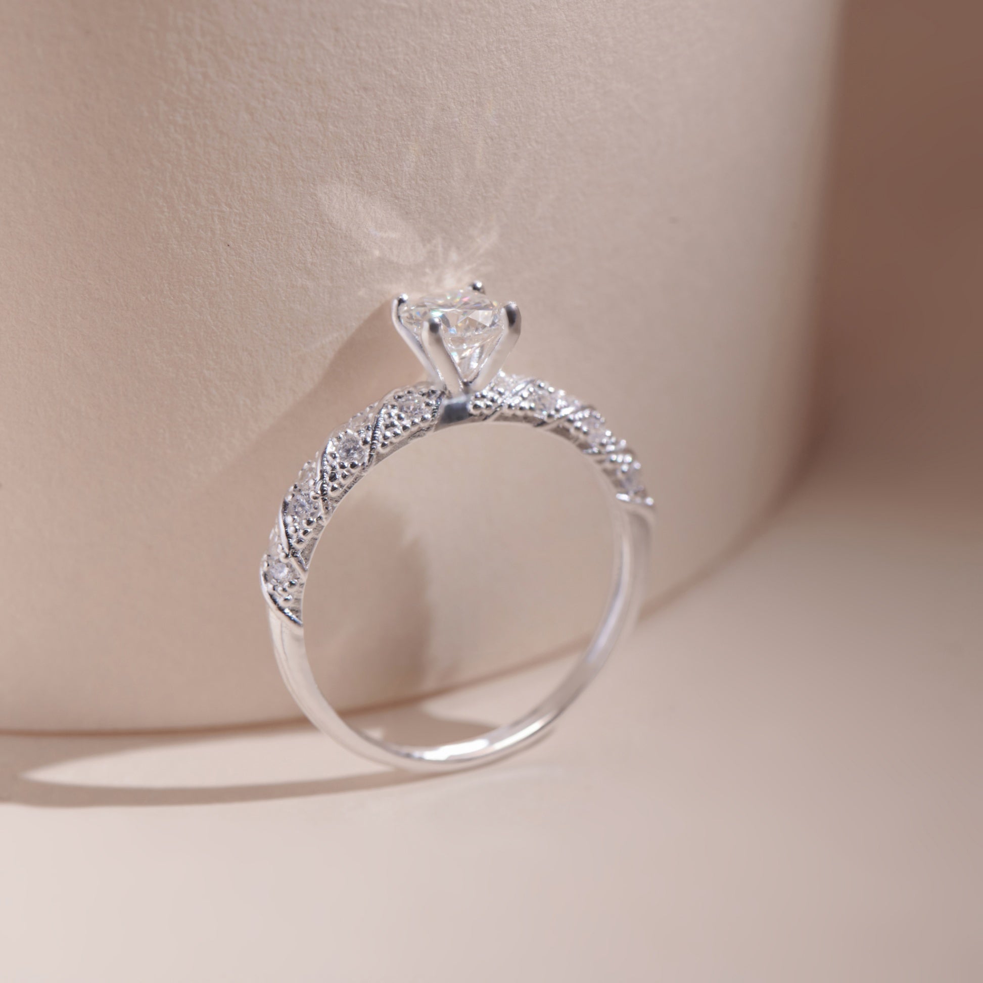 ELVORIA 5mm Moissanite Ring GRA ELVDA59 – Platinum Plated 925 Sterling Silver