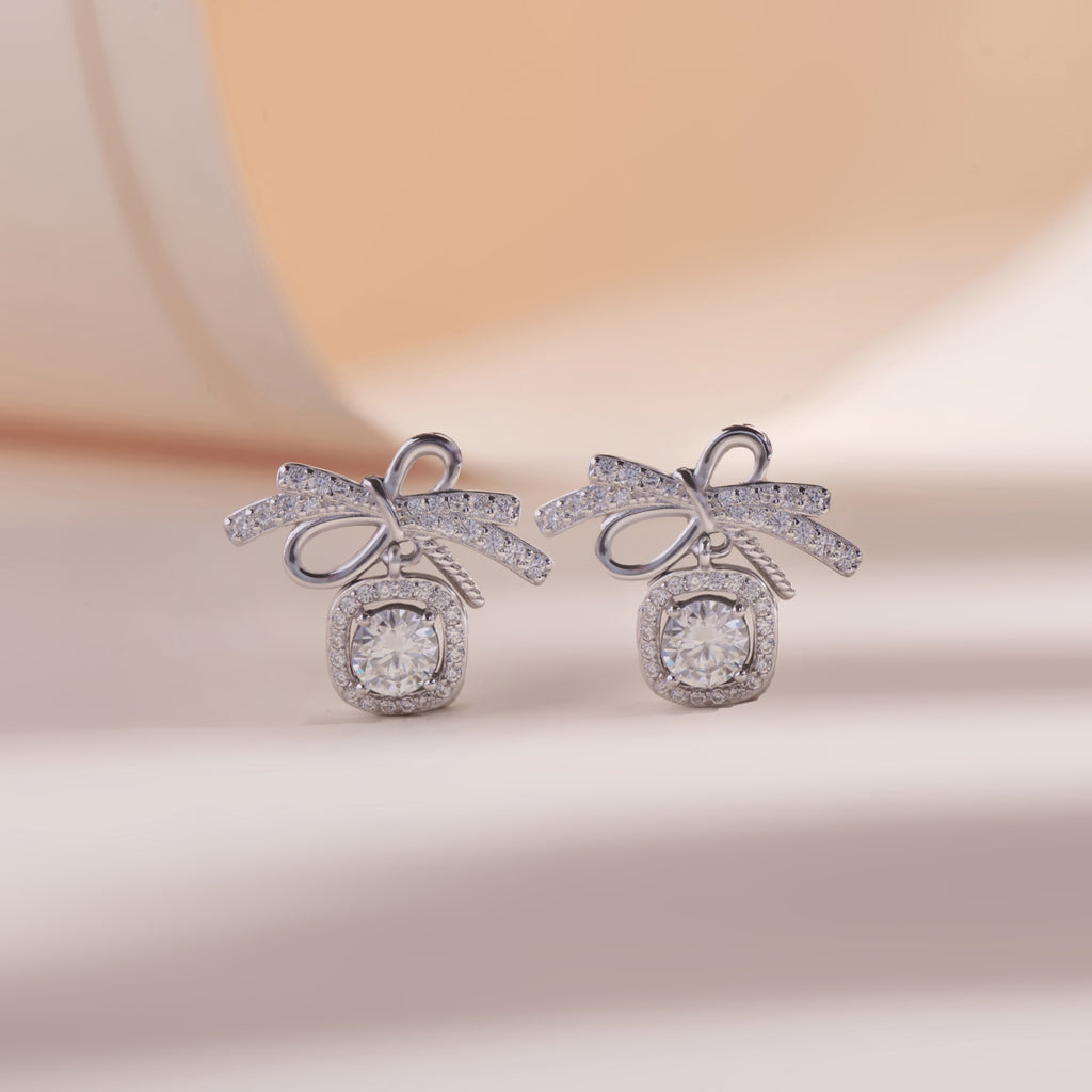 ELVORIA Bow Moissanite Stud Earrings 5mm – Platinum Plated 925 Sterling Silver (GRA Certified)