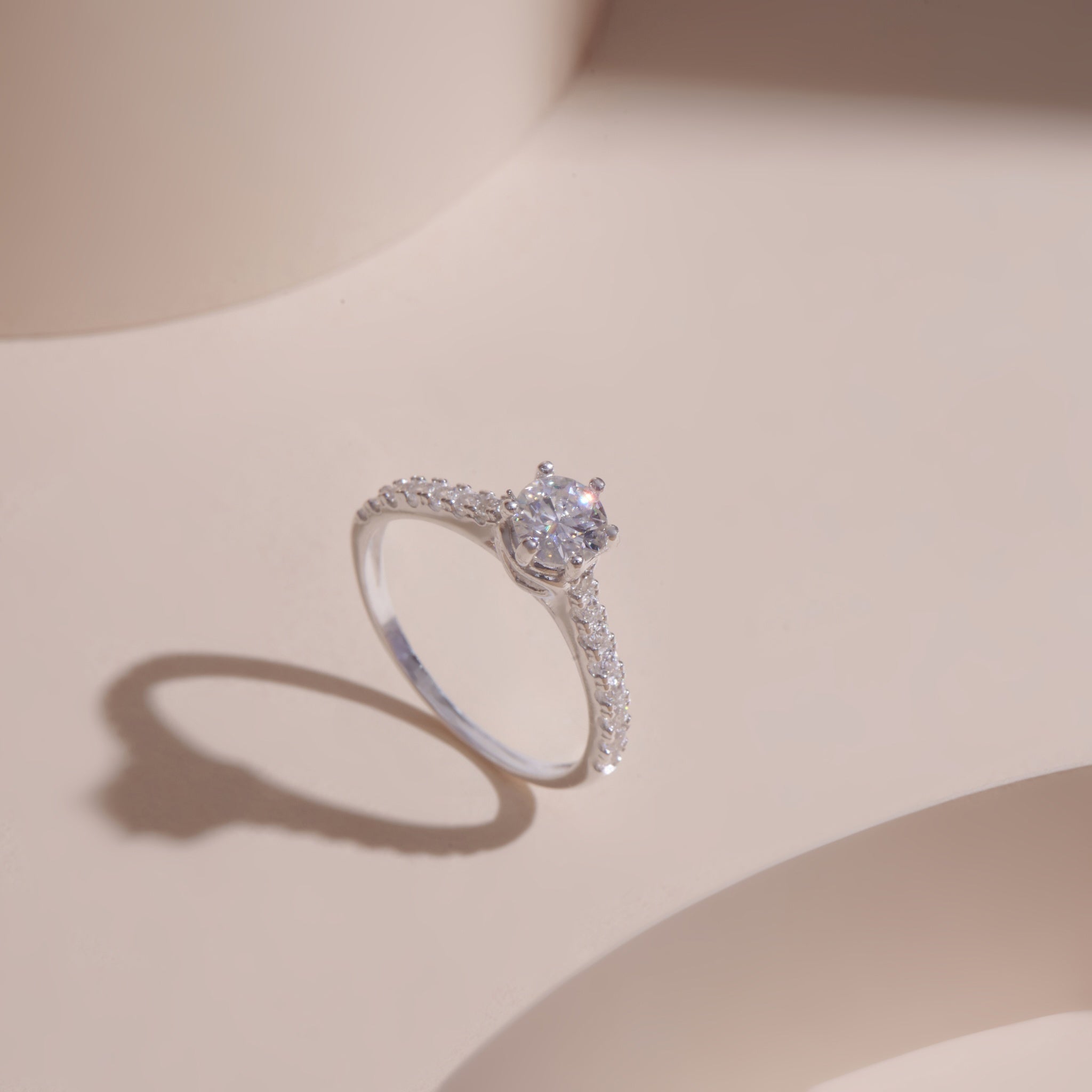 ELVORIA 5mm Moissanite Ring GRA ELVDA52 – Platinum Plated 925 Sterling Silver