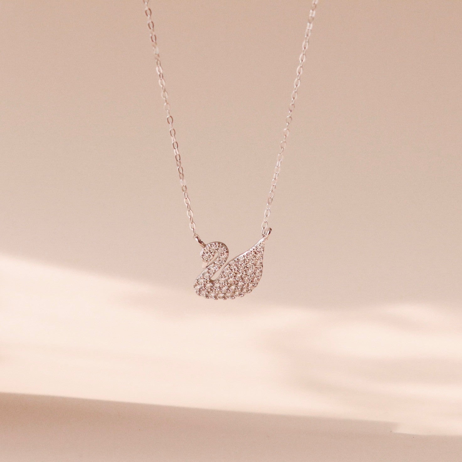 ELVORIA Swan Necklace – Platinum Plated 925 Sterling Silver