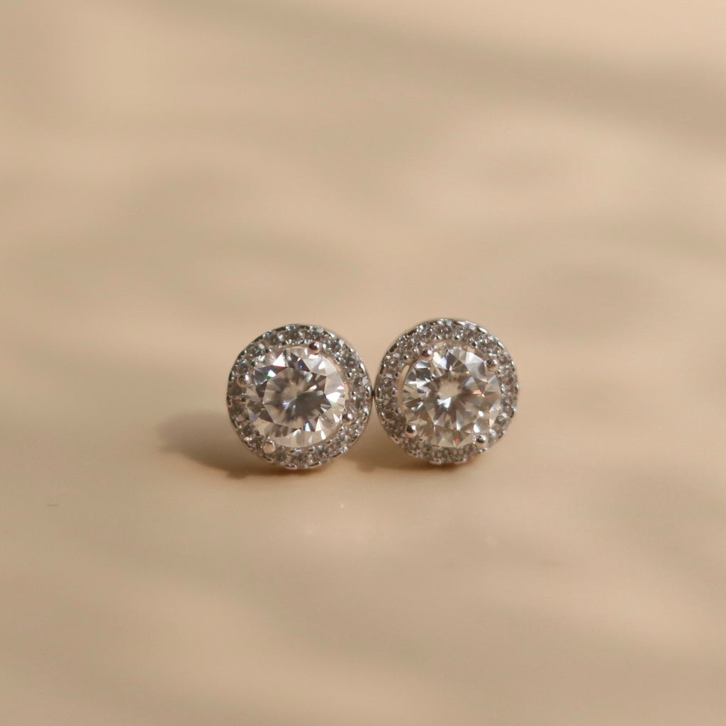 ELVORIA Round Moissanite Stud Earrings 6mm – Platinum Plated 925 Sterling Silver (GRA Certified)