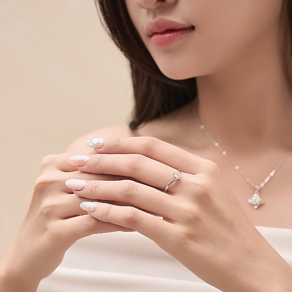 ELVORIA 4.5mm Moissanite Ring GRA ELVDA91 – Platinum Plated 925 Sterling Silver (Adjustable)