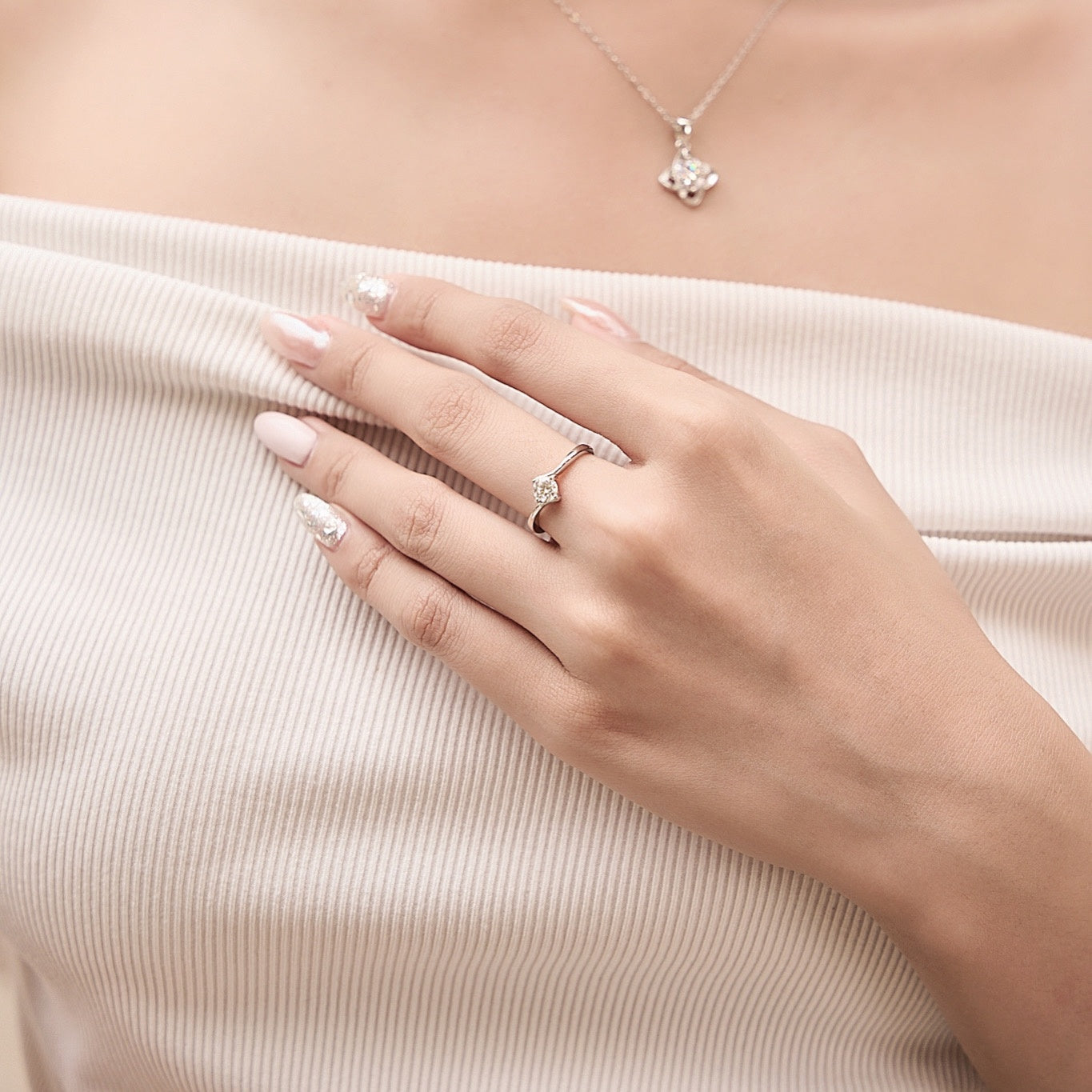 ELVORIA 4.5mm Moissanite Ring GRA ELVDA91 – Platinum Plated 925 Sterling Silver (Adjustable)