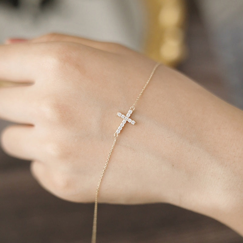 ELVORIA Elise Cross Bracelet – 18K Gold Plated 925 Sterling Silver