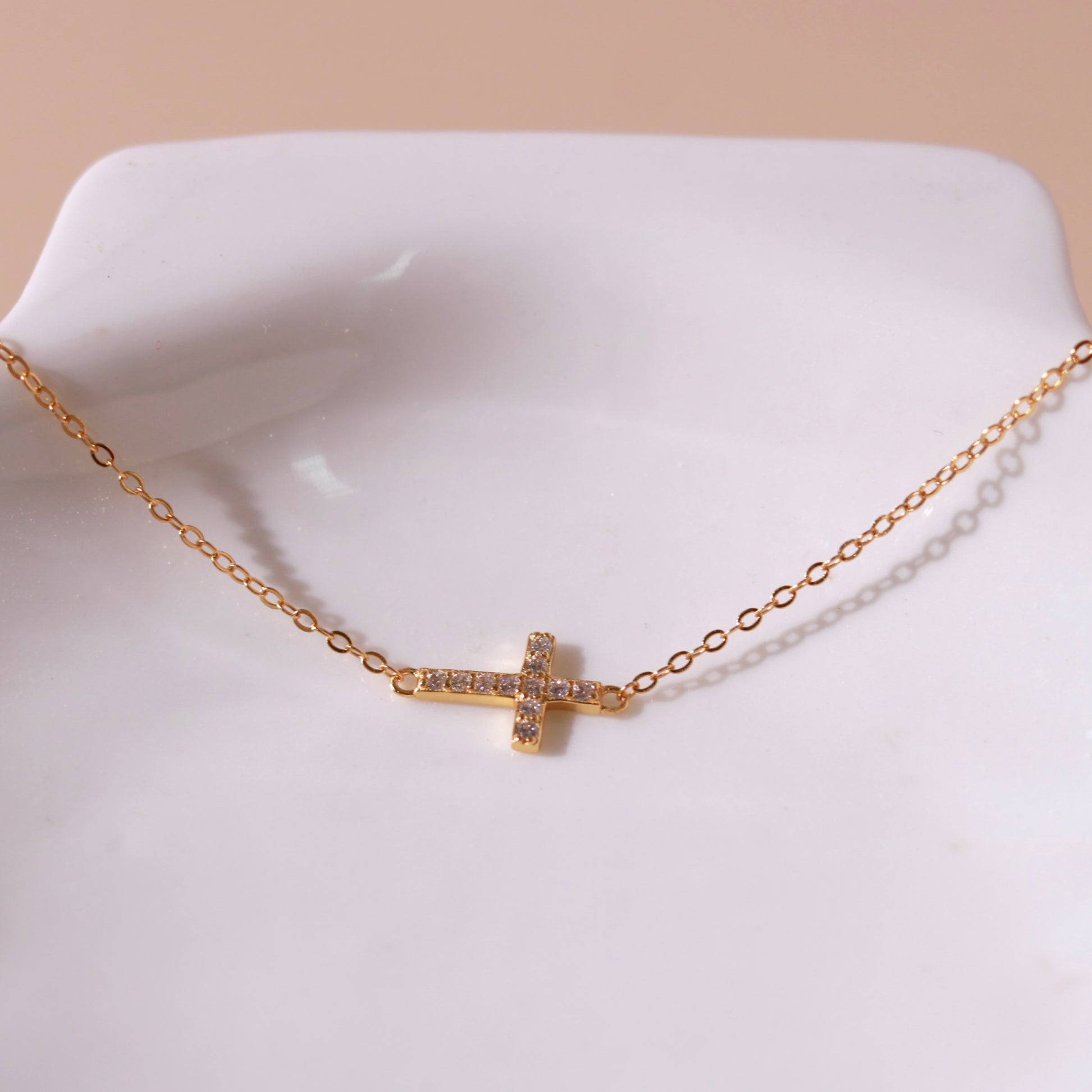 ELVORIA Elise Cross Bracelet – 18K Gold Plated 925 Sterling Silver